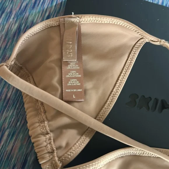 SKIMS Diamond Encrusted Triangle Bralette - Picture 4 of 5